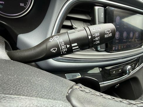 Used 2021 Buick Enclave Essence w/ Sport Touring Edition FWD image 25
