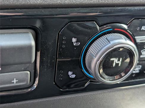 Used 2025 Chevrolet Silverado 1500 LT image 26