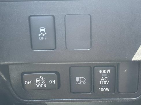 Used 2021 Toyota Tacoma TRD Off-Road AWD/4WD image 17