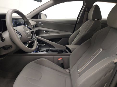 Used 2023 Hyundai Elantra SEL FWD image 17