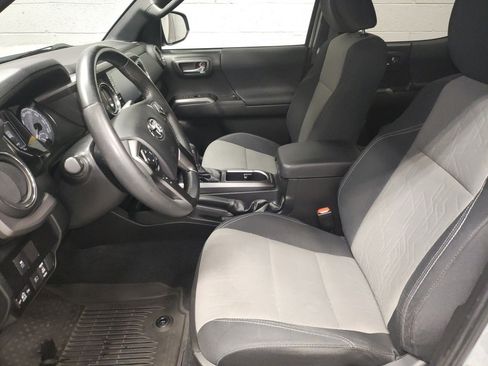 Used 2022 Toyota Tacoma TRD Sport image 21