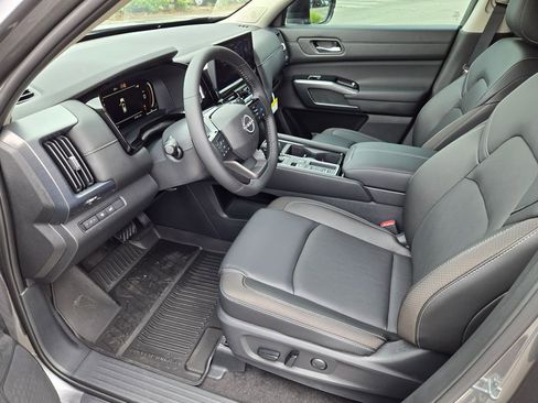 New 2026 Nissan Pathfinder SL w/ SL Premium Package FWD image 14