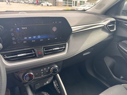 Used 2025 Chevrolet TrailBlazer LT image 15