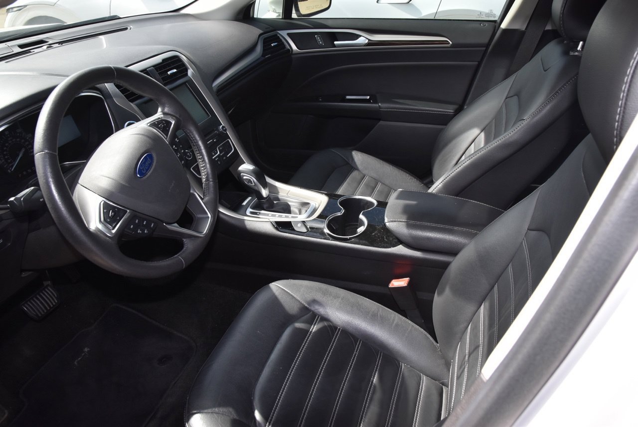 Used 2016 Ford Fusion SE w/ Equipment Group 202A FWD image 10