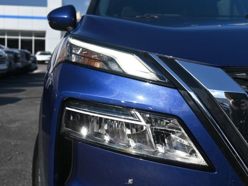 Used 2023 Nissan Rogue SV image 26