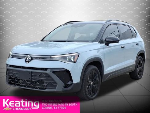 Used 2025 Volkswagen Taos SE image 8