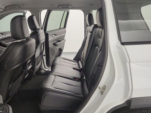 Used 2024 Jeep Grand Cherokee Limited AWD/4WD image 16