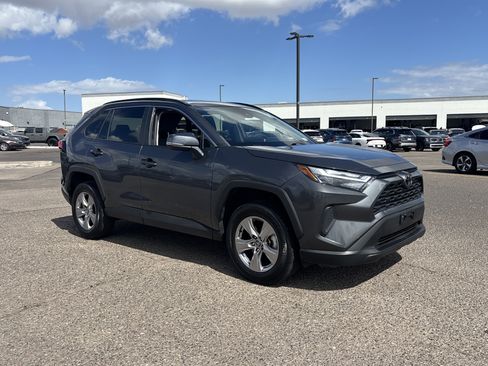 Used 2023 Toyota RAV4 XLE AWD/4WD image 7