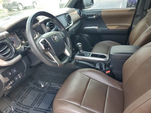 Certified 2023 Toyota Tacoma Limited AWD/4WD image 18