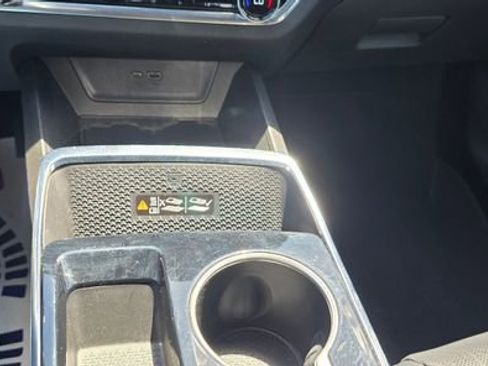 Used 2025 Chevrolet Equinox LT w/ Convenience Package II AWD/4WD image 24