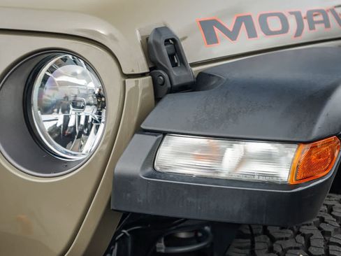 Used 2020 Jeep Gladiator Mojave image 8