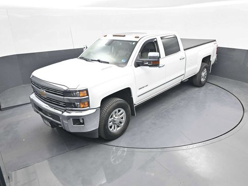 Used 2015 Chevrolet Silverado 3500 LTZ w/ Duramax Plus Package AWD/4WD image 43