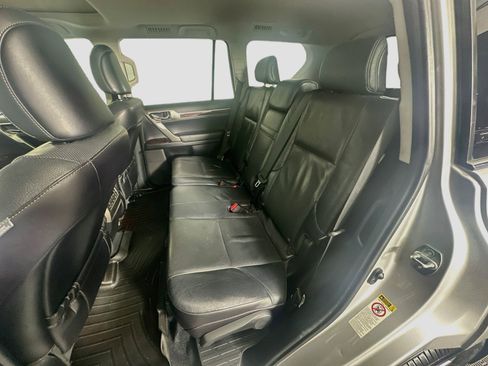 Used 2016 Lexus GX 460 w/ Premium Package AWD/4WD image 30