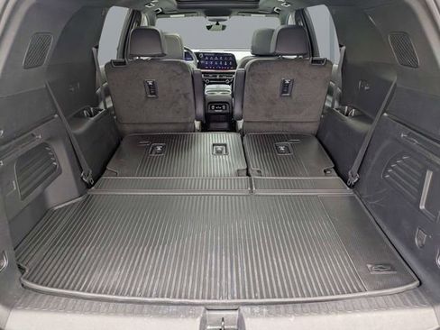 Used 2024 Chevrolet Traverse Z71 w/ Enhanced Driving Package AWD/4WD image 12