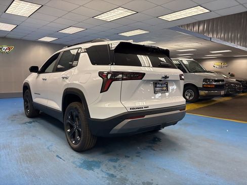 New 2026 Chevrolet Equinox LT w/ Midnight Edition AWD/4WD image 9