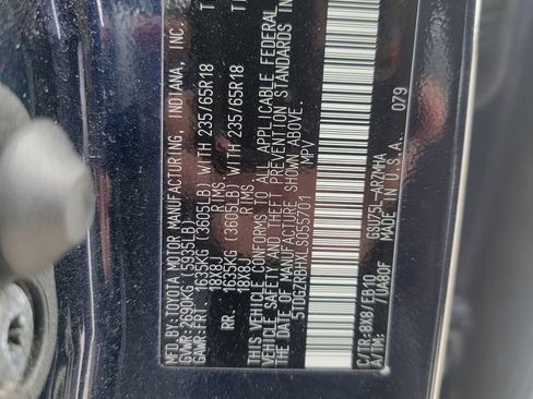 Used 2020 Toyota Highlander XLE AWD/4WD image 30