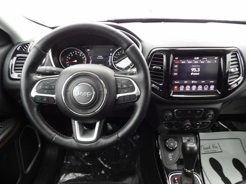 Used 2020 Jeep Compass Limited image 9