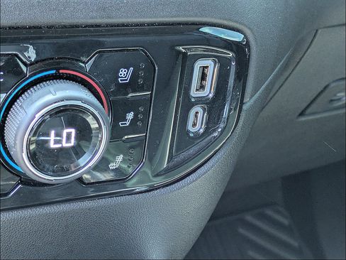 Used 2022 Chevrolet Silverado 1500 LTZ w/ Technology Package AWD/4WD image 29