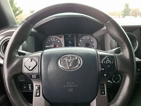 Certified 2020 Toyota Tacoma TRD Sport image 18