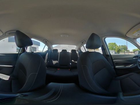 Used 2025 Nissan Altima 2.5 SV FWD image 43