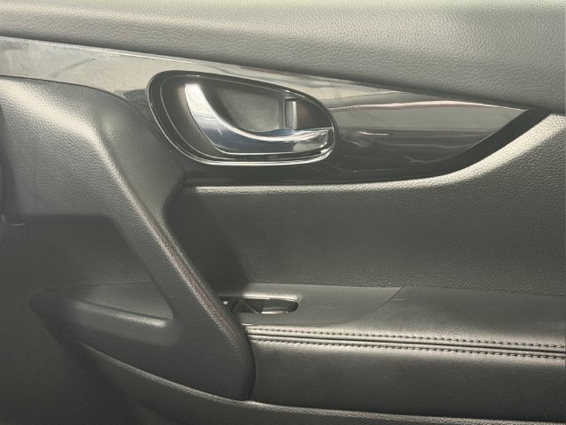 Certified 2021 Nissan Rogue Sport SV FWD image 28