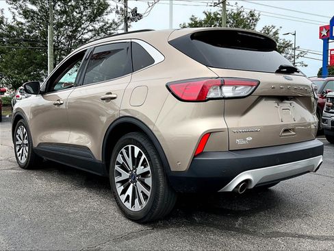 Used 2020 Ford Escape Titanium FWD image 4