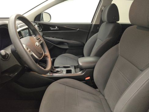 Used 2019 Kia Sorento LX image 17
