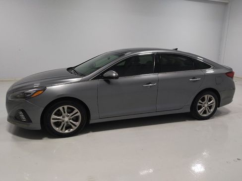 Used 2018 Hyundai Sonata Limited w/ Ultimate Package 07 FWD image 2