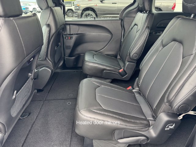 New 2027 Chrysler Pacifica Select w/ Family Tech Group FWD image 22