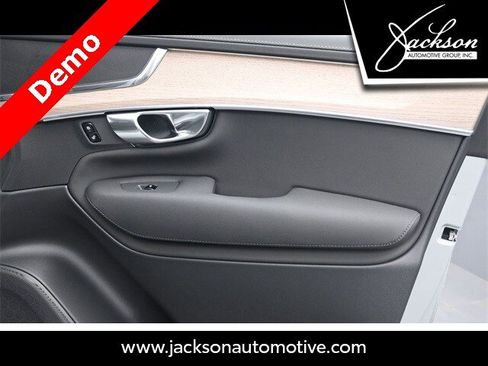New 2025 Volvo XC90 B6 Core w/ Protection Package image 31