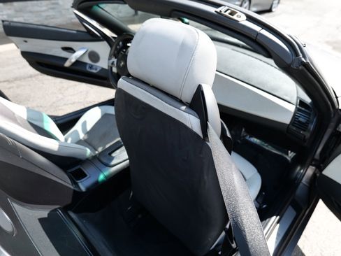 Used 2004 BMW Z4 2.5i image 35