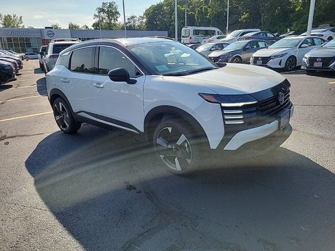 New 2026 Nissan Kicks SR w/ Cold Weather Package image 9