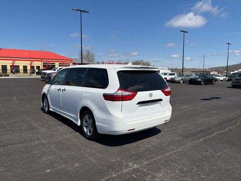 Used 2019 Toyota Sienna L image 5