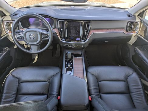 Used 2024 Volvo S60 B5 Plus image 5