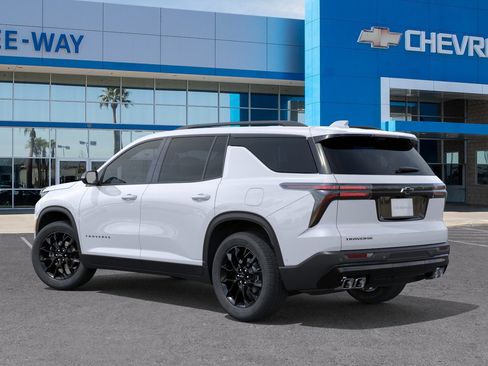 New 2026 Chevrolet Traverse LT FWD image 3