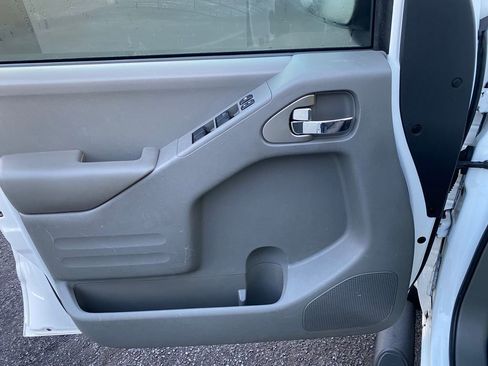 Used 2020 Nissan Frontier SV w/ Midnight Edition Floor Mats image 31