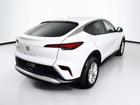 Used 2025 Buick Envista Preferred image 9