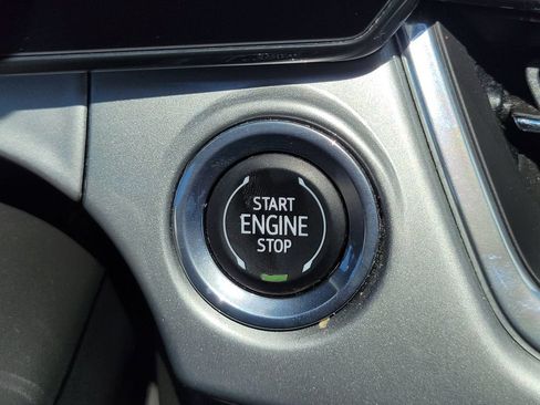 Used 2024 Chevrolet Trax LT FWD image 34