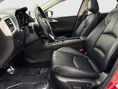 Used 2018 MAZDA MAZDA3 Touring FWD image 17
