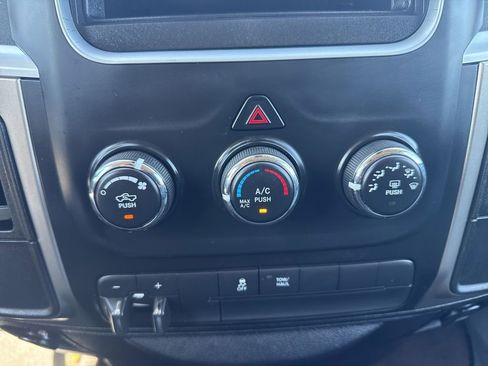 Used 2014 RAM 2500 SLT RWD image 17