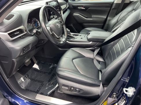 Used 2022 Toyota Highlander XLE image 10