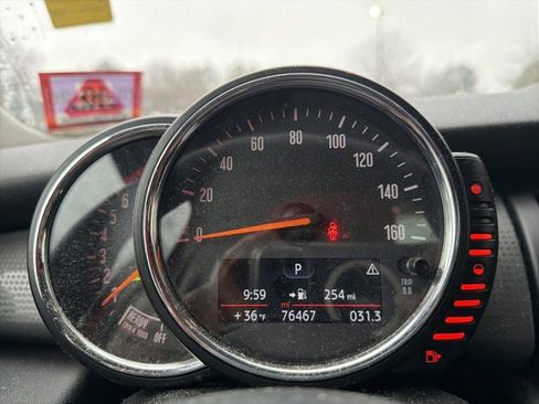 Used 2015 MINI Cooper 4-Door Hardtop image 13