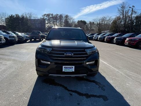 Used 2022 Ford Explorer XLT w/ Equipment Group 202A image 8