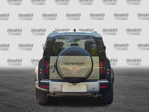 Used 2021 Land Rover Defender 110 SE AWD/4WD image 9