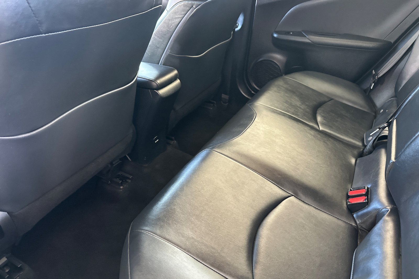 Used 2018 Toyota Prius Three Touring FWD image 12