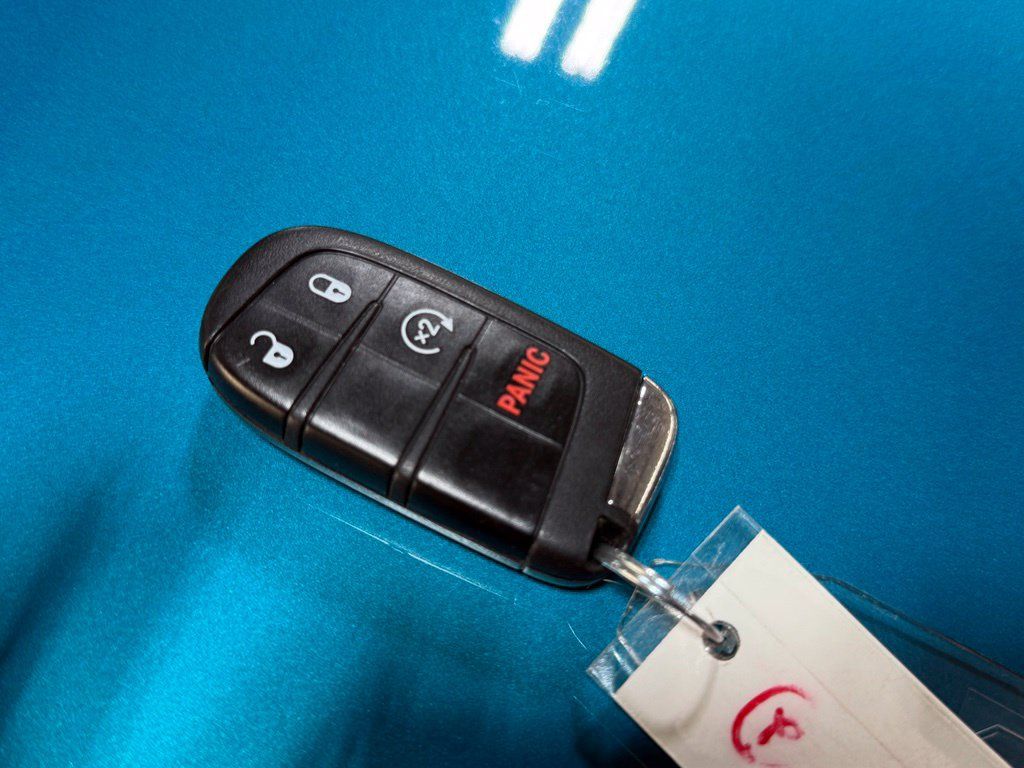 Used 2020 Jeep Renegade Latitude w/ Cold Weather Group AWD/4WD image 40