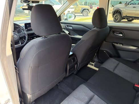 Used 2024 Nissan Rogue SV AWD/4WD image 16