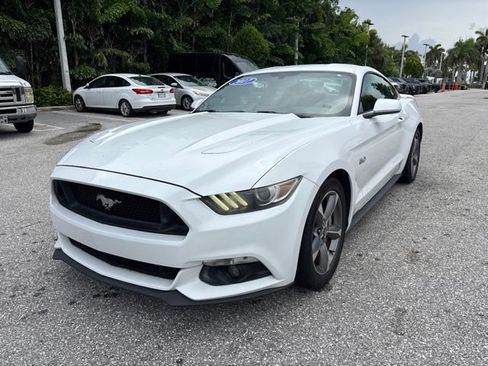 Used 2017 Ford Mustang GT RWD image 5