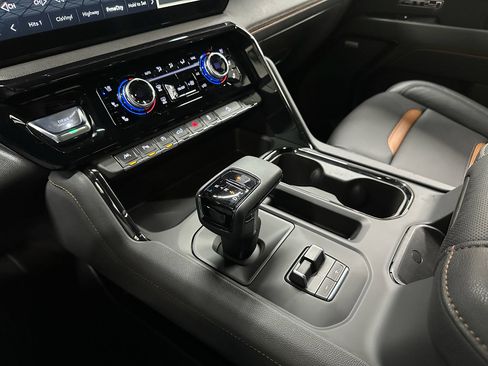 Certified 2025 GMC Sierra 1500 AT4 w/ AT4 Preferred Package image 33