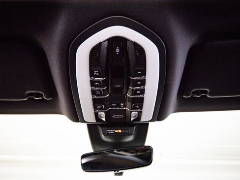 Certified 2026 Porsche Macan AWD/4WD image 20